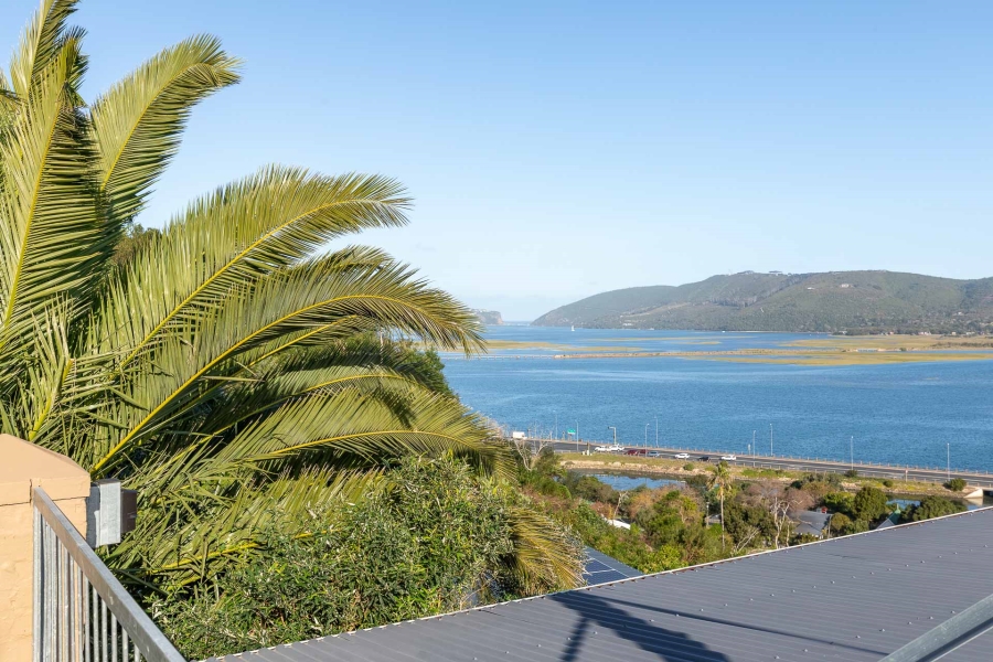 8 Bedroom Property for Sale in Knysna Heights Western Cape